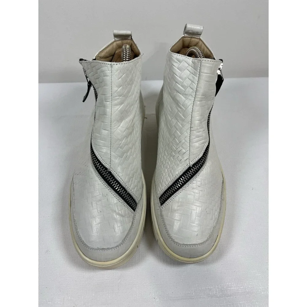 Nude Womens Hilda White Boots Sneakers Sz 38/7 Soft Leather‎ Zipper Bootie RARE